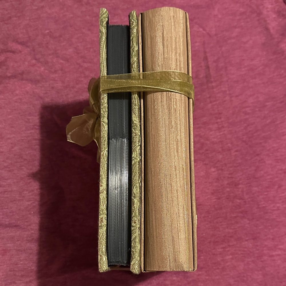 Two Elegant Photo Albums, Gold and Sage Green - Picture 2 of 6